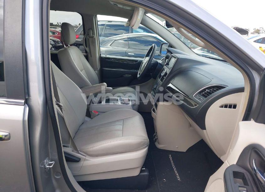 Photo 5 of 2016 Chrysler Town & COUNTRY TOURING (VIN 2C4RC1BG7GR207919)