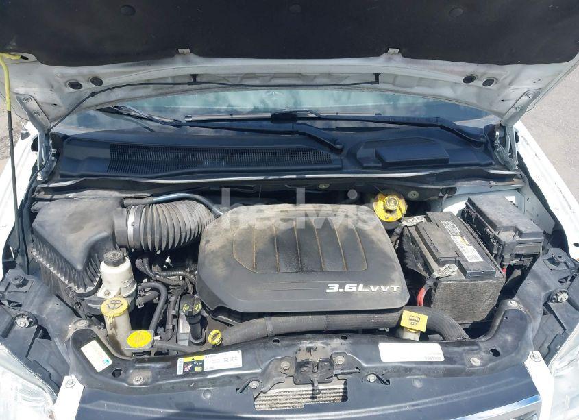 Photo 10 of 2016 Chrysler Town & COUNTRY TOURING (VIN 2C4RC1BG7GR239186)