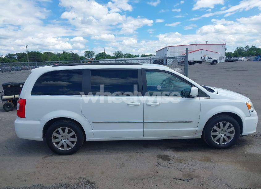 Photo 13 of 2016 Chrysler Town & COUNTRY TOURING (VIN 2C4RC1BG7GR239186)