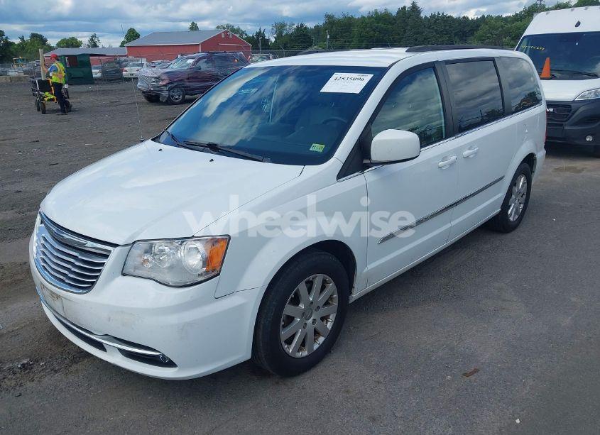 Photo 2 of 2016 Chrysler Town & COUNTRY TOURING (VIN 2C4RC1BG7GR239186)