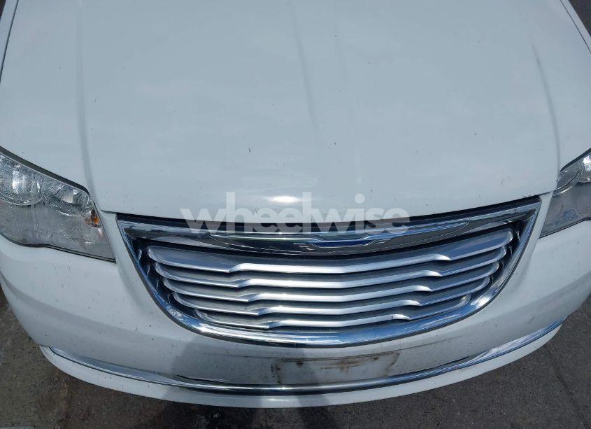 Photo 6 of 2016 Chrysler Town & COUNTRY TOURING (VIN 2C4RC1BG7GR239186)