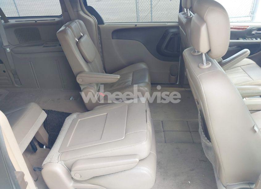 Photo 8 of 2016 Chrysler Town & COUNTRY TOURING (VIN 2C4RC1BG7GR239186)