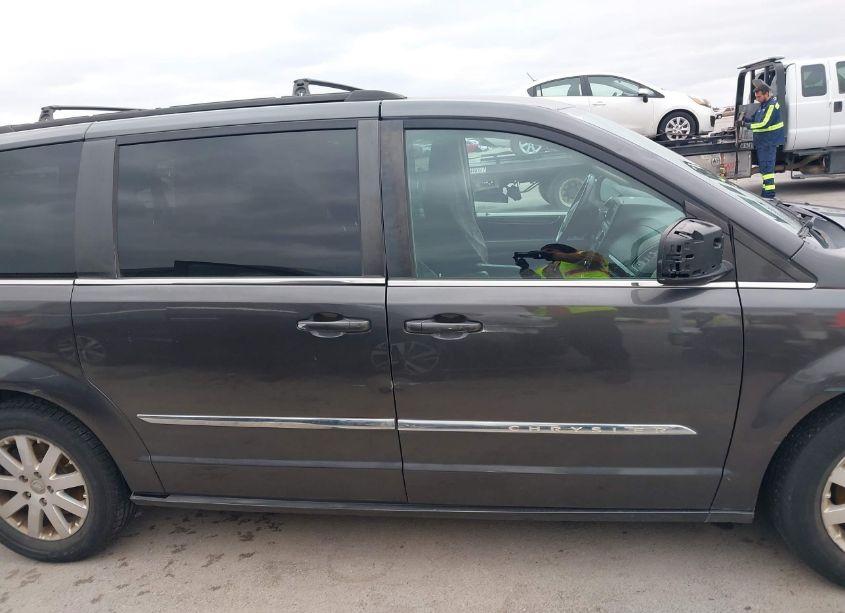 Photo 13 of 2016 Chrysler Town & COUNTRY TOURING (VIN 2C4RC1BG7GR240242)