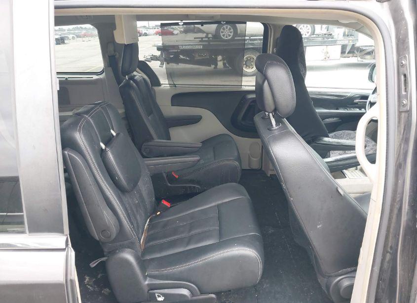 Photo 8 of 2016 Chrysler Town & COUNTRY TOURING (VIN 2C4RC1BG7GR240242)