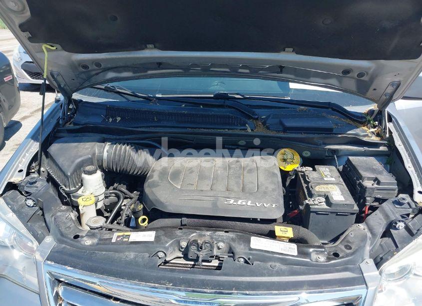 Photo 10 of 2016 Chrysler Town & COUNTRY TOURING (VIN 2C4RC1BG7GR246347)