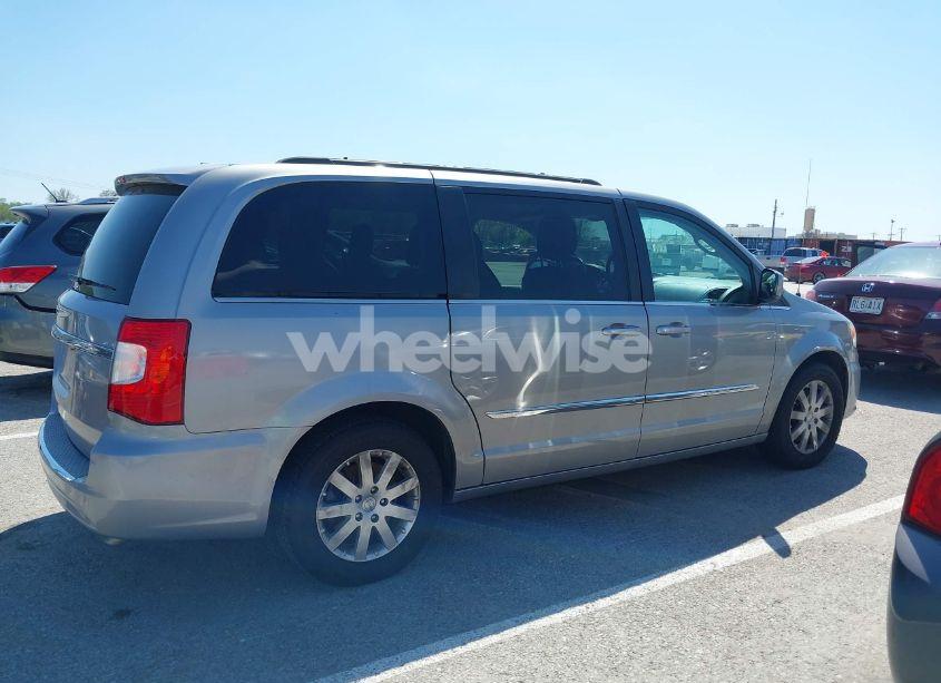 Photo 13 of 2016 Chrysler Town & COUNTRY TOURING (VIN 2C4RC1BG7GR246347)
