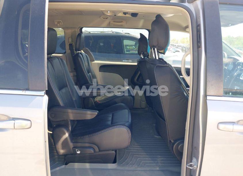 Photo 8 of 2016 Chrysler Town & COUNTRY TOURING (VIN 2C4RC1BG7GR246347)