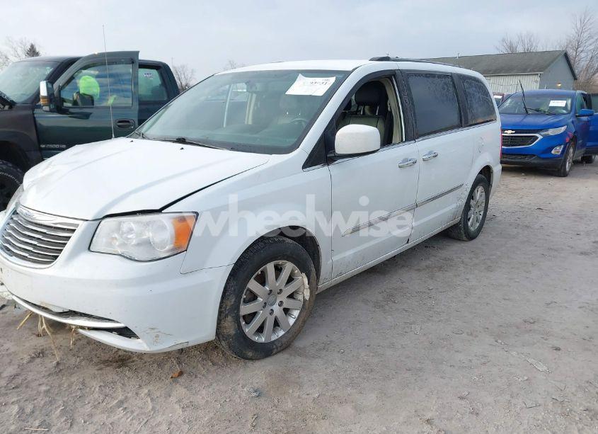 Photo 2 of 2016 Chrysler Town & COUNTRY TOURING (VIN 2C4RC1BG7GR246705)