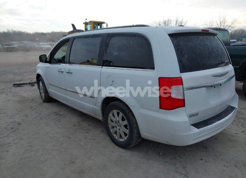 Photo 3 of 2016 Chrysler Town & COUNTRY TOURING (VIN 2C4RC1BG7GR246705)