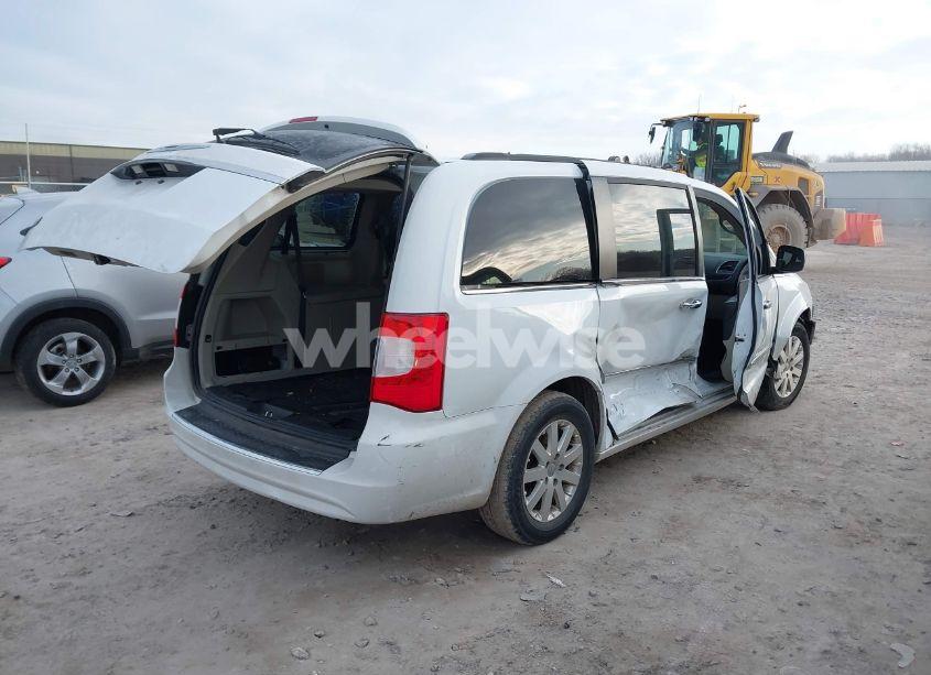 Photo 4 of 2016 Chrysler Town & COUNTRY TOURING (VIN 2C4RC1BG7GR246705)