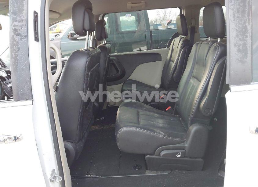 Photo 8 of 2016 Chrysler Town & COUNTRY TOURING (VIN 2C4RC1BG7GR246705)