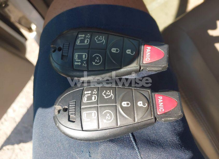 Photo 11 of 2016 Chrysler Town & COUNTRY TOURING (VIN 2C4RC1BG7GR303923)