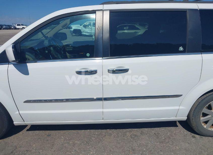 Photo 14 of 2016 Chrysler Town & COUNTRY TOURING (VIN 2C4RC1BG7GR303923)