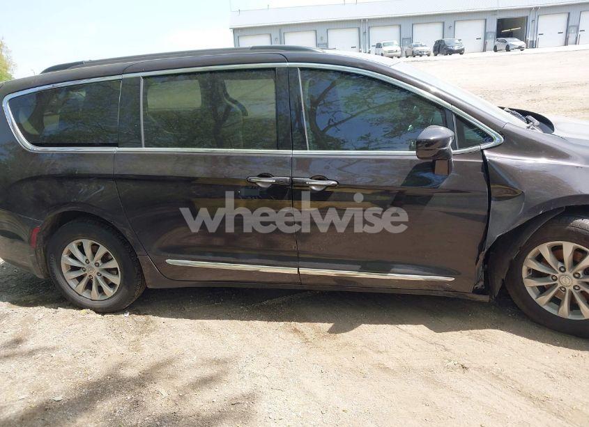 Photo 13 of 2017 Chrysler Pacifica TOURING-L (VIN 2C4RC1BG7HR527307)