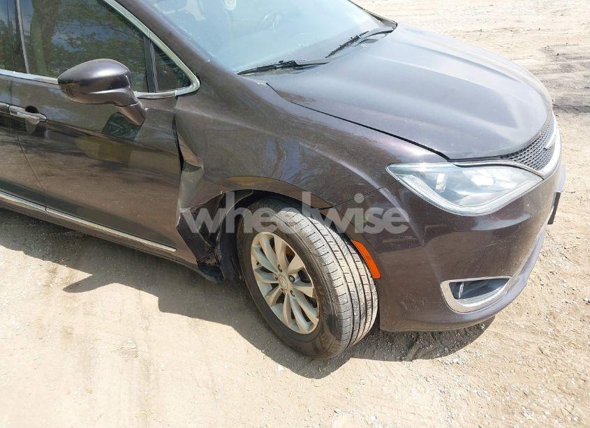 Photo 6 of 2017 Chrysler Pacifica TOURING-L (VIN 2C4RC1BG7HR527307)