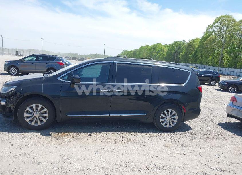 Photo 15 of 2017 Chrysler Pacifica TOURING-L (VIN 2C4RC1BG7HR539716)