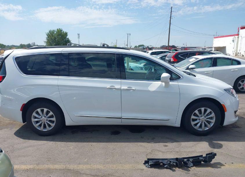 Photo 13 of 2017 Chrysler Pacifica TOURING-L (VIN 2C4RC1BG7HR627388)