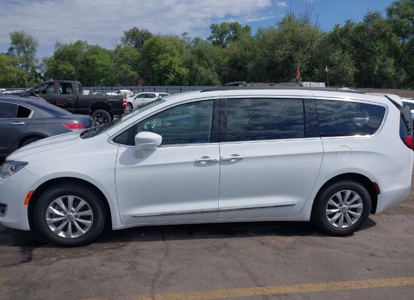 Photo 14 of 2017 Chrysler Pacifica TOURING-L (VIN 2C4RC1BG7HR627388)