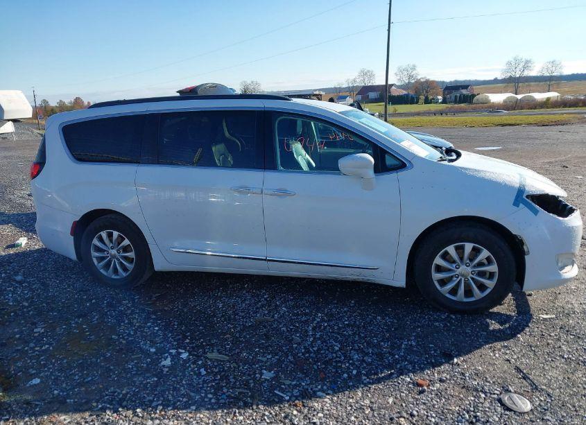 Photo 13 of 2017 Chrysler Pacifica TOURING-L (VIN 2C4RC1BG7HR642134)