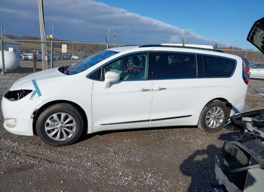 Photo 14 of 2017 Chrysler Pacifica TOURING-L (VIN 2C4RC1BG7HR642134)
