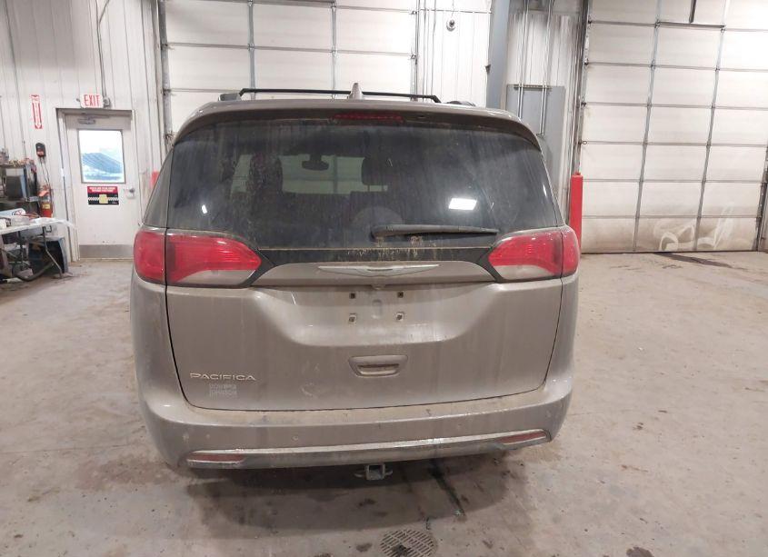 Photo 16 of 2017 Chrysler Pacifica TOURING-L (VIN 2C4RC1BG7HR803730)