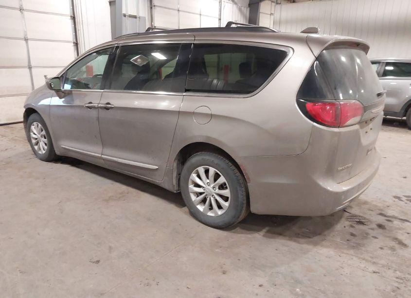 Photo 3 of 2017 Chrysler Pacifica TOURING-L (VIN 2C4RC1BG7HR803730)