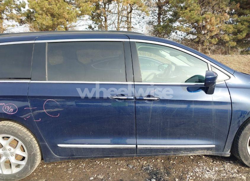 Photo 14 of 2017 Chrysler Pacifica TOURING-L (VIN 2C4RC1BG7HR816171)