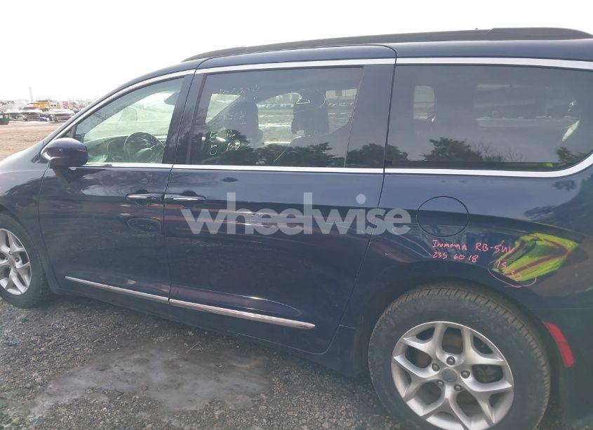 Photo 15 of 2017 Chrysler Pacifica TOURING-L (VIN 2C4RC1BG7HR816171)