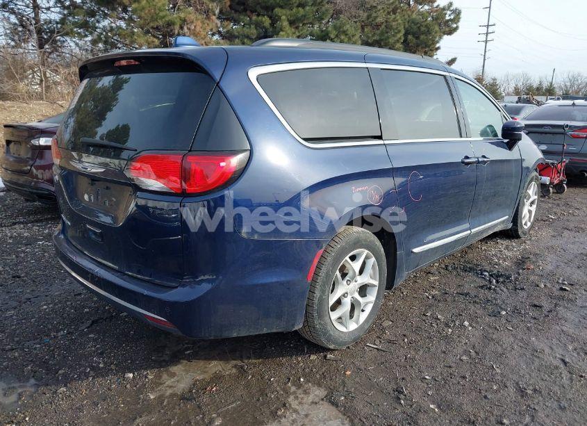 Photo 4 of 2017 Chrysler Pacifica TOURING-L (VIN 2C4RC1BG7HR816171)