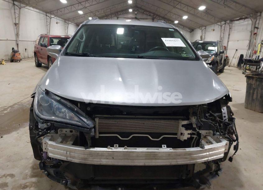 Photo 12 of 2017 Chrysler Pacifica TOURING-L (VIN 2C4RC1BG7HR831320)