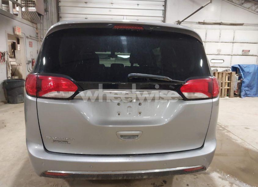 Photo 16 of 2017 Chrysler Pacifica TOURING-L (VIN 2C4RC1BG7HR831320)