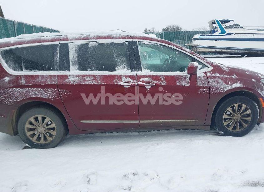 Photo 13 of 2018 Chrysler Pacifica TOURING L (VIN 2C4RC1BG7JR279663)