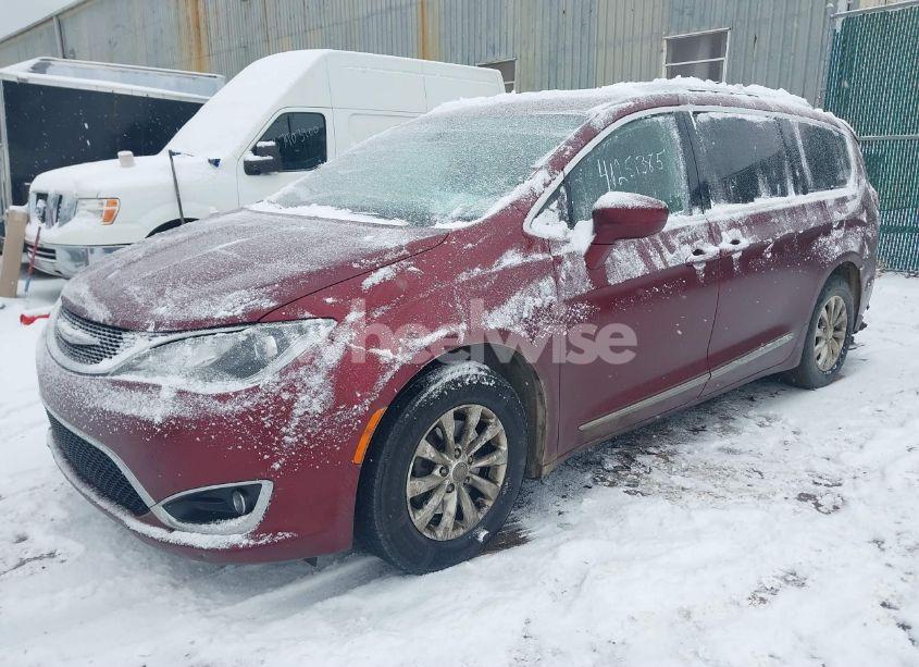 Photo 2 of 2018 Chrysler Pacifica TOURING L (VIN 2C4RC1BG7JR279663)