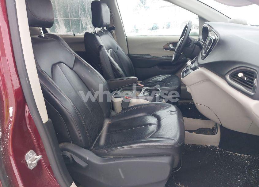 Photo 5 of 2018 Chrysler Pacifica TOURING L (VIN 2C4RC1BG7JR279663)