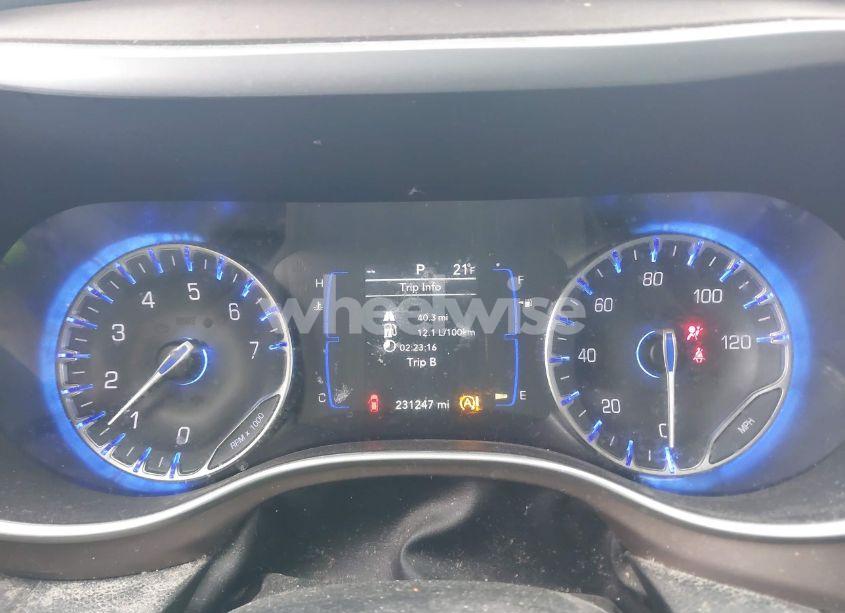 Photo 7 of 2018 Chrysler Pacifica TOURING L (VIN 2C4RC1BG7JR279663)