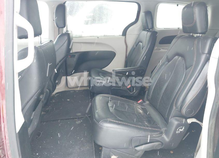 Photo 8 of 2018 Chrysler Pacifica TOURING L (VIN 2C4RC1BG7JR279663)