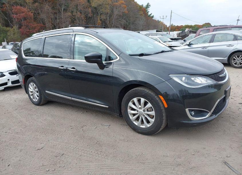 2018 Chrysler Pacifica TOURING L (VIN 2C4RC1BG7JR294485) main photo