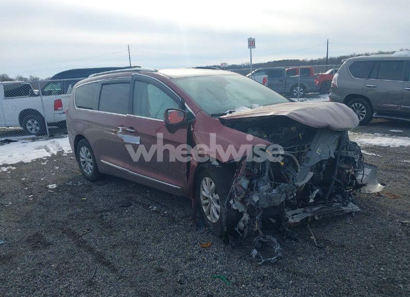 2019 Chrysler Pacifica TOURING L (VIN 2C4RC1BG7KR528514) main photo