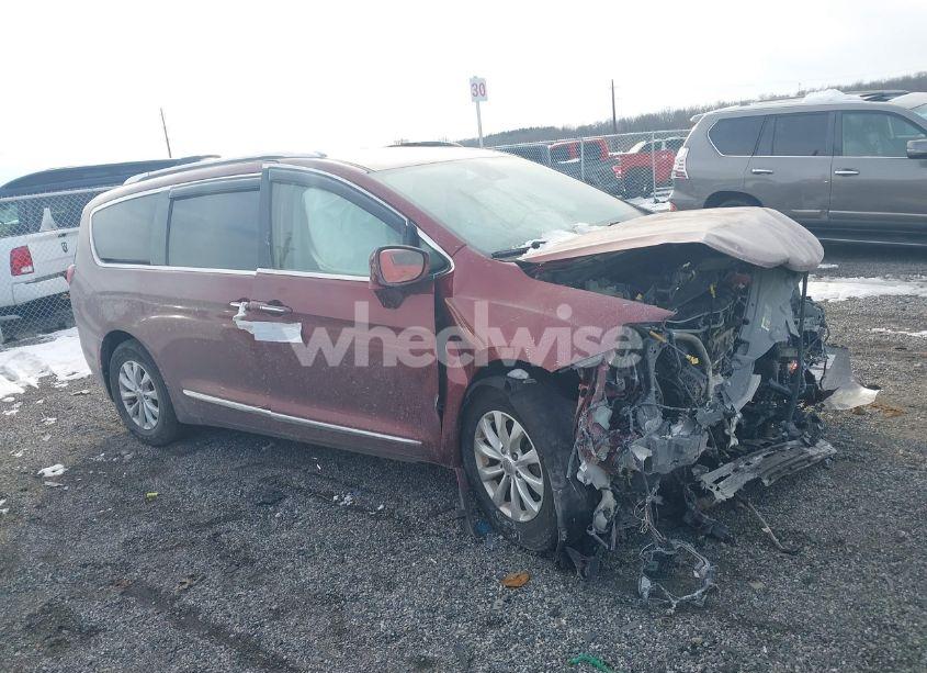 Photo 12 of 2019 Chrysler Pacifica TOURING L (VIN 2C4RC1BG7KR528514)