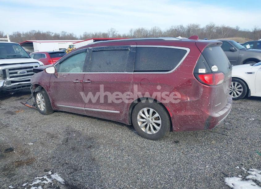 Photo 13 of 2019 Chrysler Pacifica TOURING L (VIN 2C4RC1BG7KR528514)
