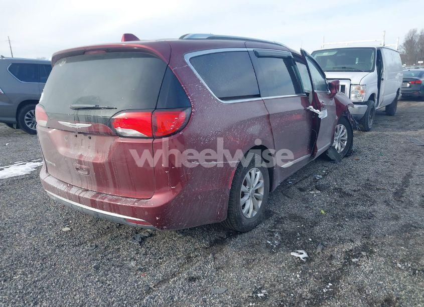 Photo 4 of 2019 Chrysler Pacifica TOURING L (VIN 2C4RC1BG7KR528514)