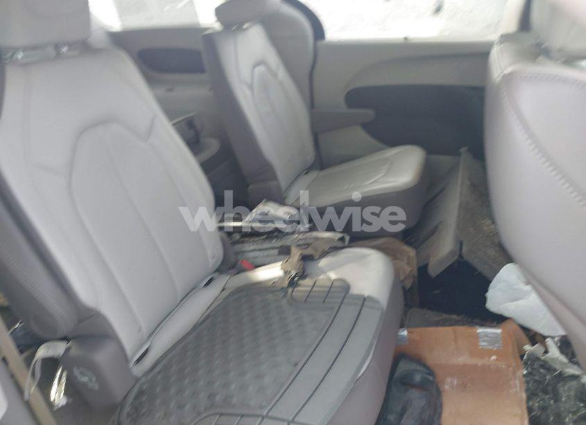 Photo 8 of 2019 Chrysler Pacifica TOURING L (VIN 2C4RC1BG7KR528514)