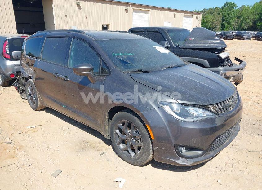 2019 Chrysler Pacifica TOURING L (VIN 2C4RC1BG7KR549220) main photo