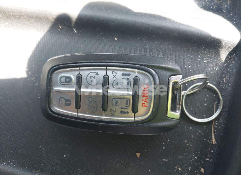 Photo 11 of 2019 Chrysler Pacifica TOURING L (VIN 2C4RC1BG7KR549220)