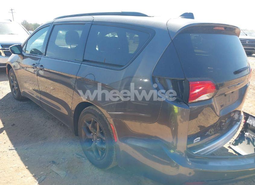 Photo 3 of 2019 Chrysler Pacifica TOURING L (VIN 2C4RC1BG7KR549220)