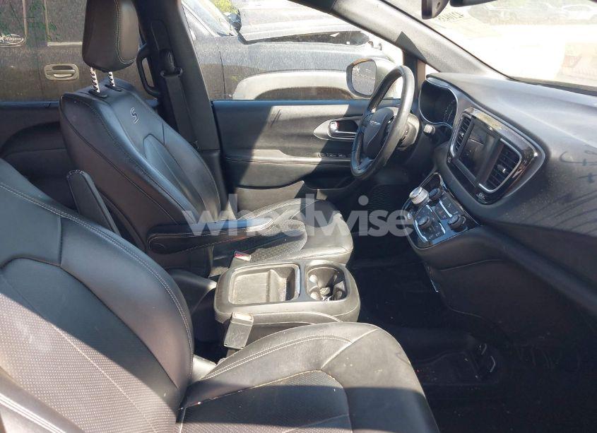 Photo 5 of 2019 Chrysler Pacifica TOURING L (VIN 2C4RC1BG7KR549220)