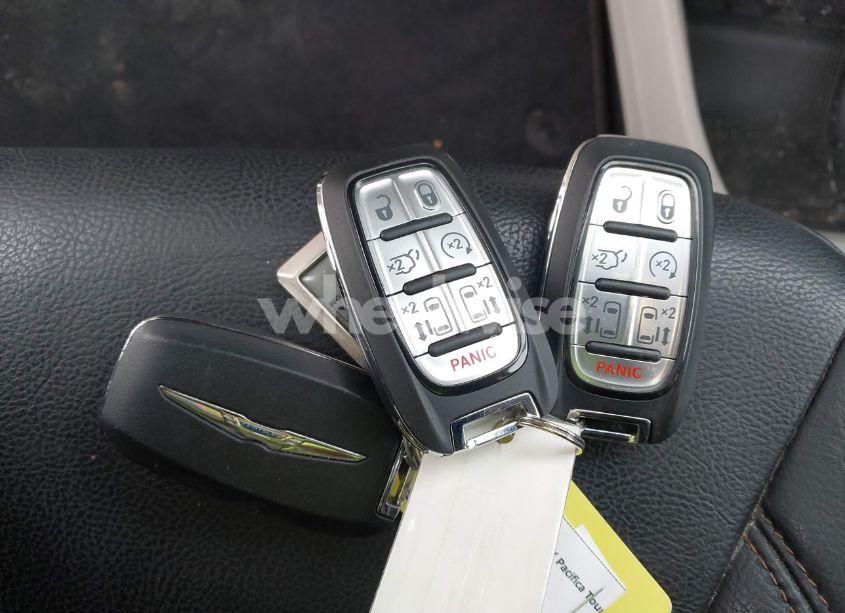 Photo 11 of 2019 Chrysler Pacifica TOURING L (VIN 2C4RC1BG7KR667431)