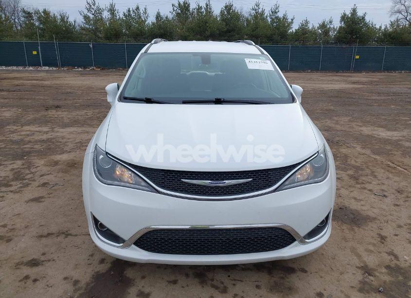 Photo 12 of 2019 Chrysler Pacifica TOURING L (VIN 2C4RC1BG7KR667431)