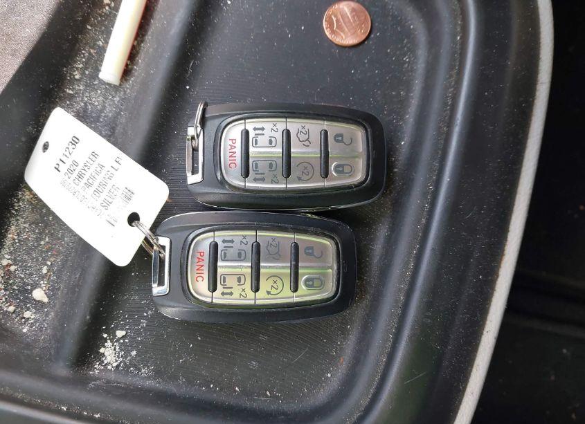 Photo 11 of 2020 Chrysler Pacifica TOURING L (VIN 2C4RC1BG7LR279780)