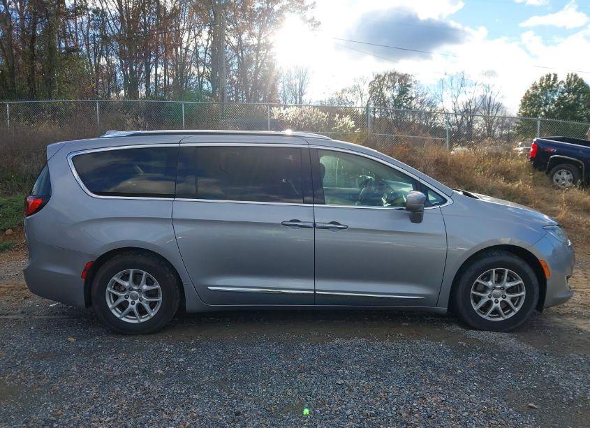 Photo 13 of 2020 Chrysler Pacifica TOURING L (VIN 2C4RC1BG7LR279780)